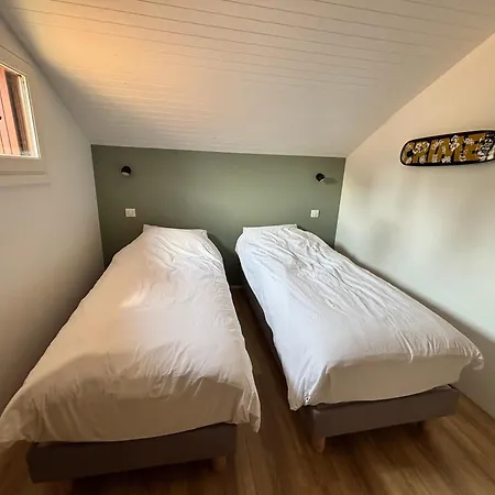 Oceanside Embassy Surf House *