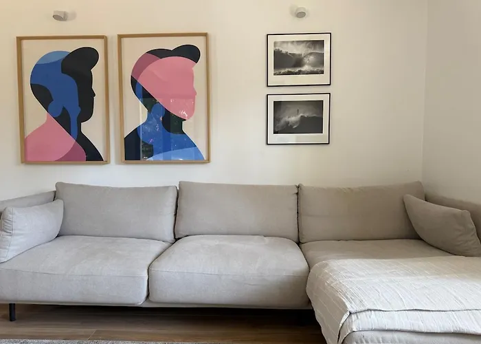 Oceanside Embassy Surf House *