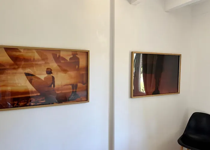 בית נופש Oceanside Embassy Surf House *