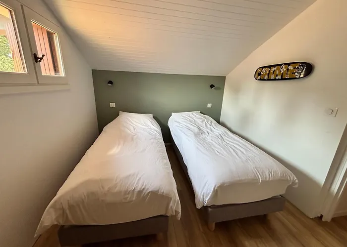 Oceanside Embassy Surf House *