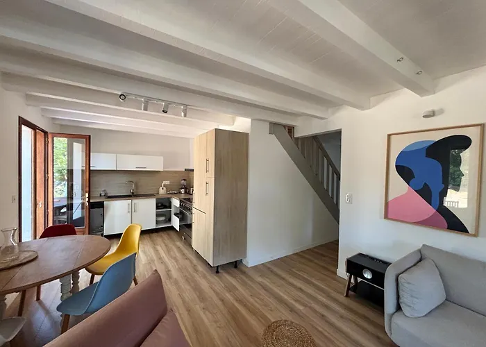 Oceanside Embassy Surf House * סניוס