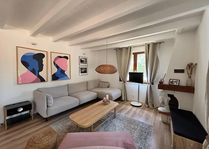 Oceanside Embassy Surf House בית נופש סניוס