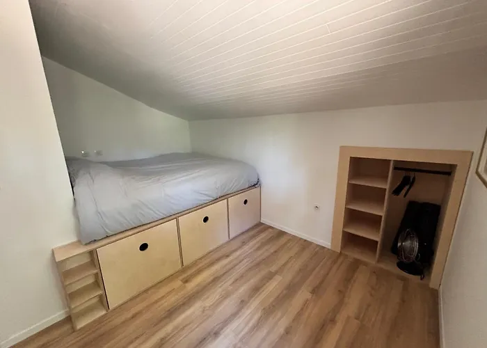 Oceanside Embassy Surf House *